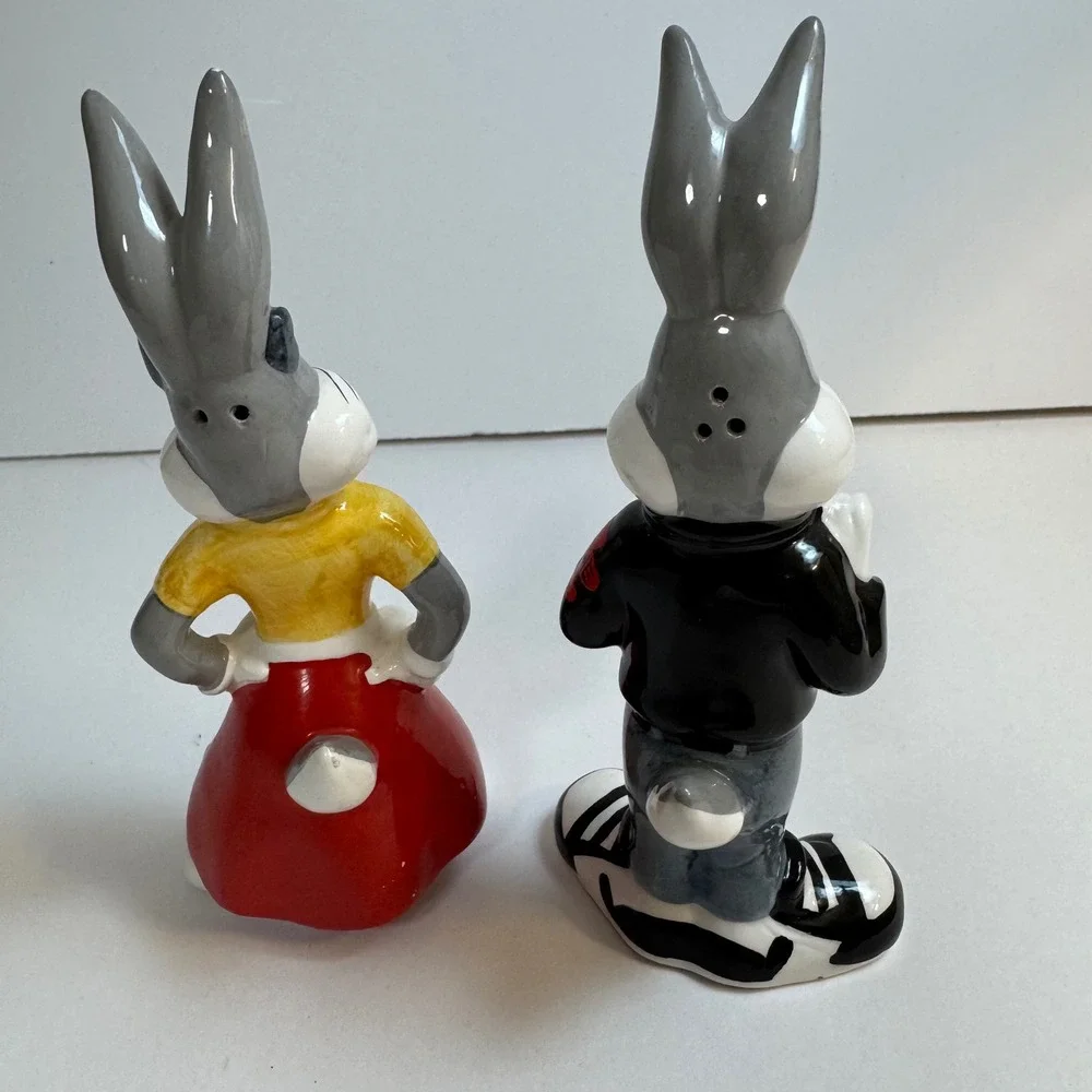 Vintage 1994 Warner Bros Bugs Bunny Honey Bunny Salt Pepper Shakers Looney Tunes